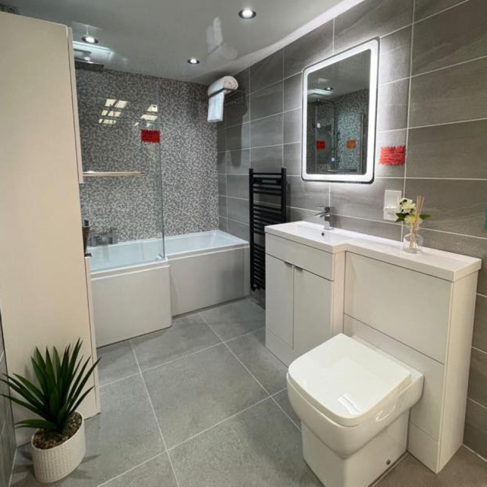 White bathroom suite led mirror